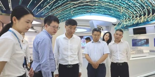 中国银行湖南省分行党委书记一行到访安卓app安装